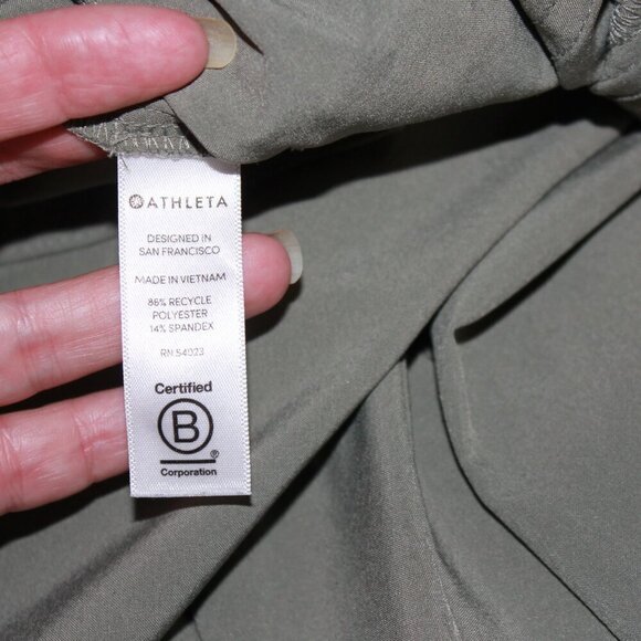 Athleta Tribeca Utility Crop Size 2 - Picture 9 of 9